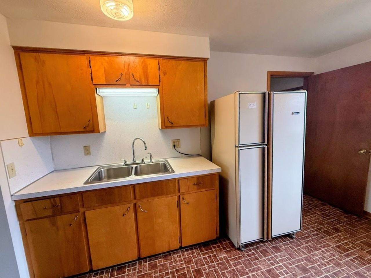 245 Kennedy St - Photo 7 of 12