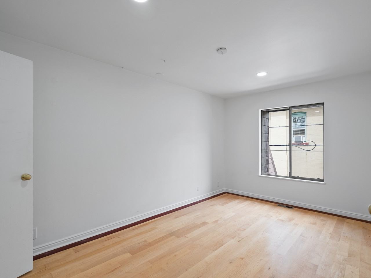 120 G St #4 - Photo 2 of 11