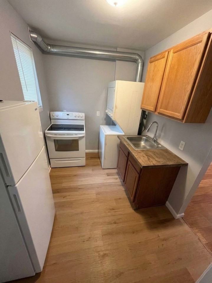 423 S Payson St - Photo 4 of 9