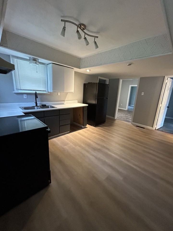 406 S Joplin St - Photo 3 of 13