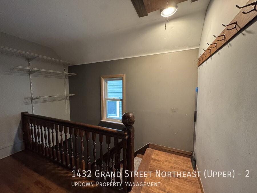 1432 Grand St Ne #2 - Photo 4 of 22