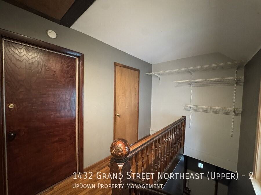 1432 Grand St Ne #2 - Photo 5 of 22