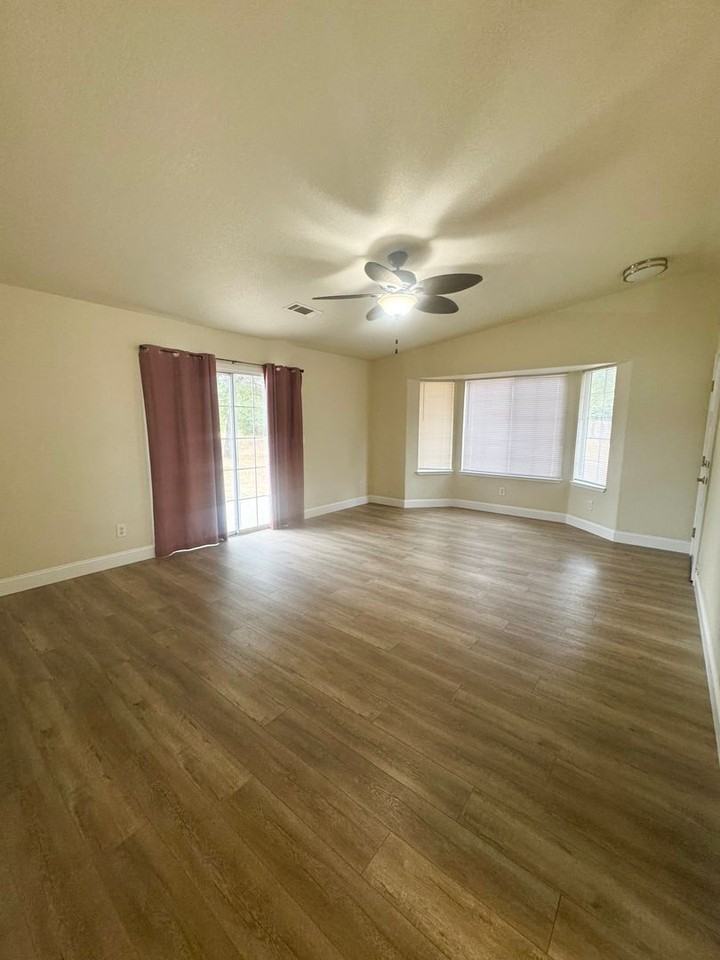 1040 Michael Ln - Photo 5 of 18