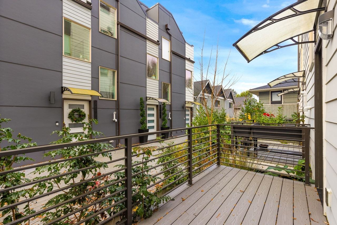 9251 35th Ave Sw - Photo 3 of 18