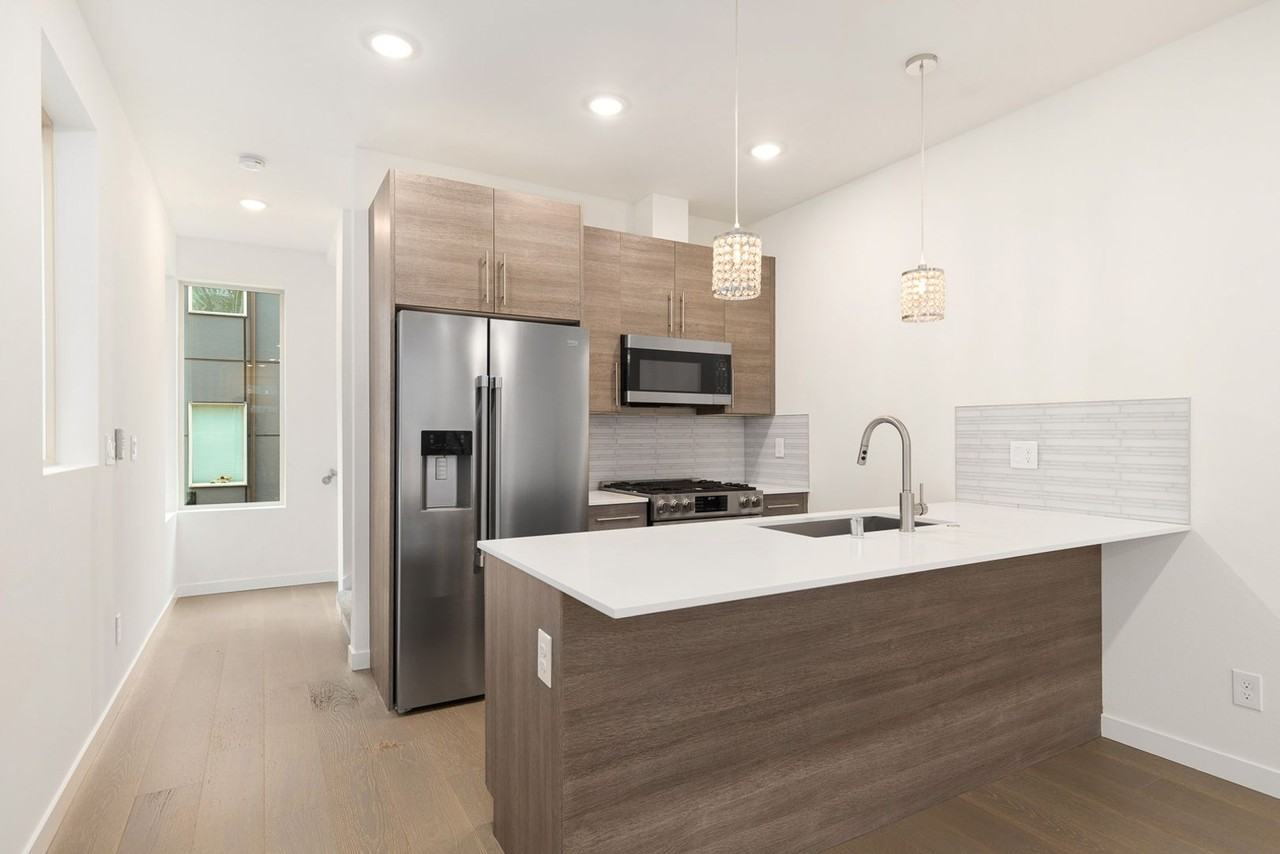 9251 35th Ave Sw - Photo 5 of 18