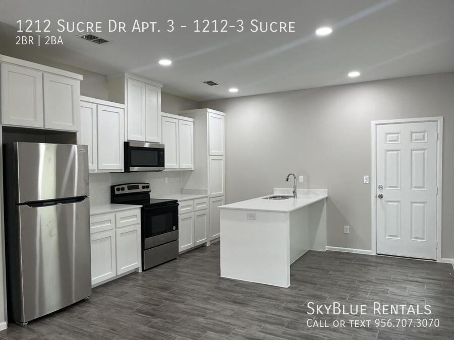 1212 W Sucre Dr Apt 3 - Photo 3 of 8
