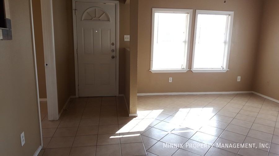 7322 25th St - Photo 3 of 22