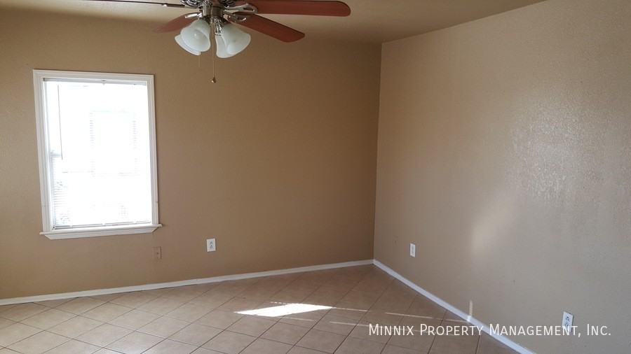 7322 25th St - Photo 5 of 22