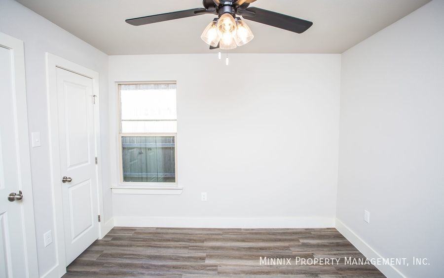 2544 138th St - Photo 2 of 40