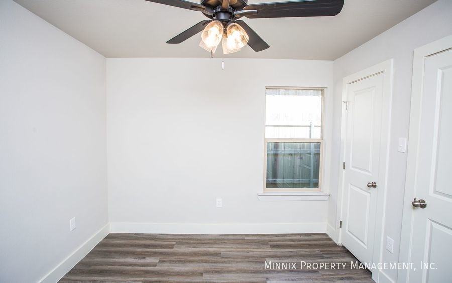 2544 138th St - Photo 4 of 40