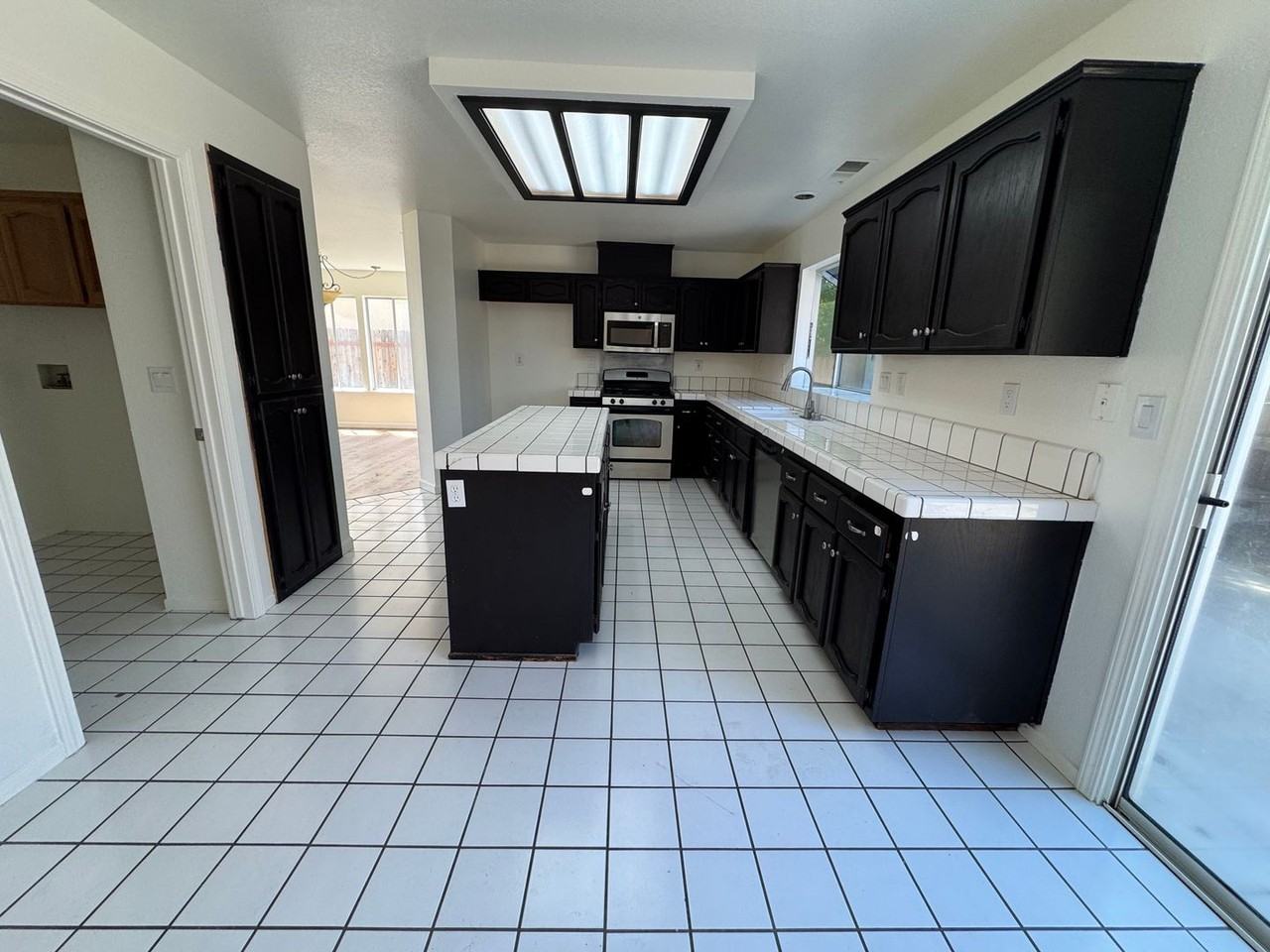 8525 Crystal Ridge Way - Photo 4 of 15