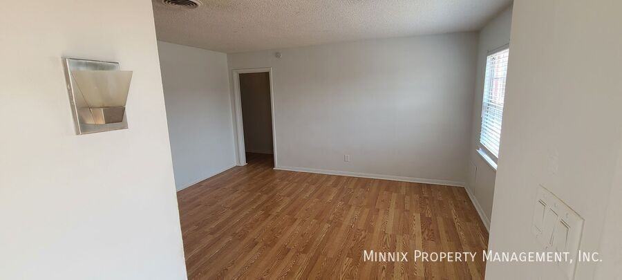210 N Glenwood Dr - Photo 4 of 34