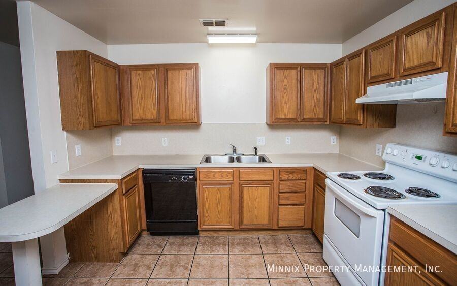 514 N Clinton Ave #B - Photo 4 of 34