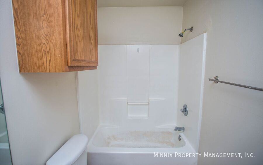 514 N Clinton Ave #B - Photo 6 of 34