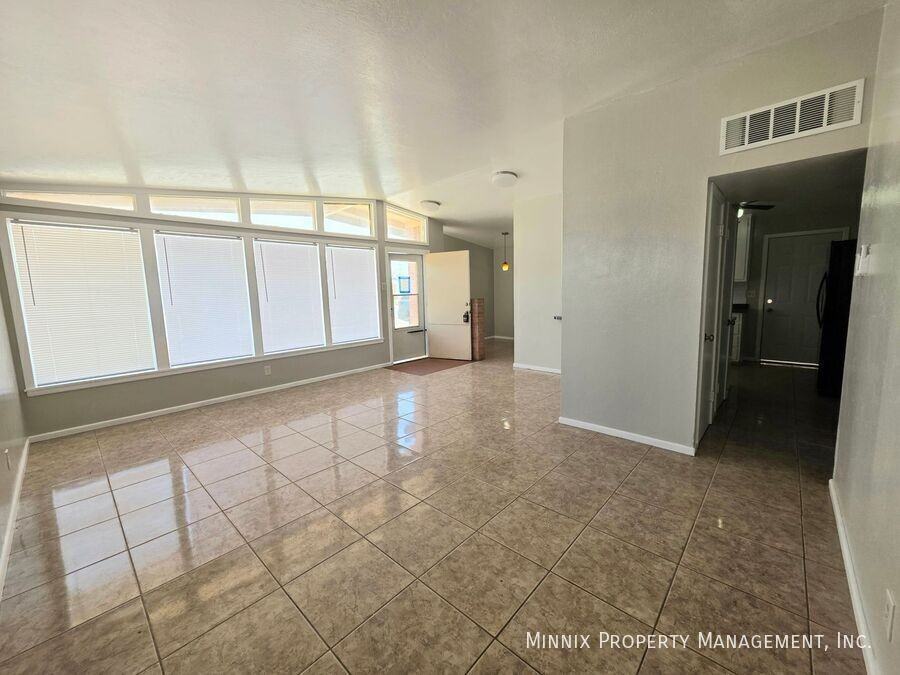 3202 W Illinois Ave - Photo 3 of 19