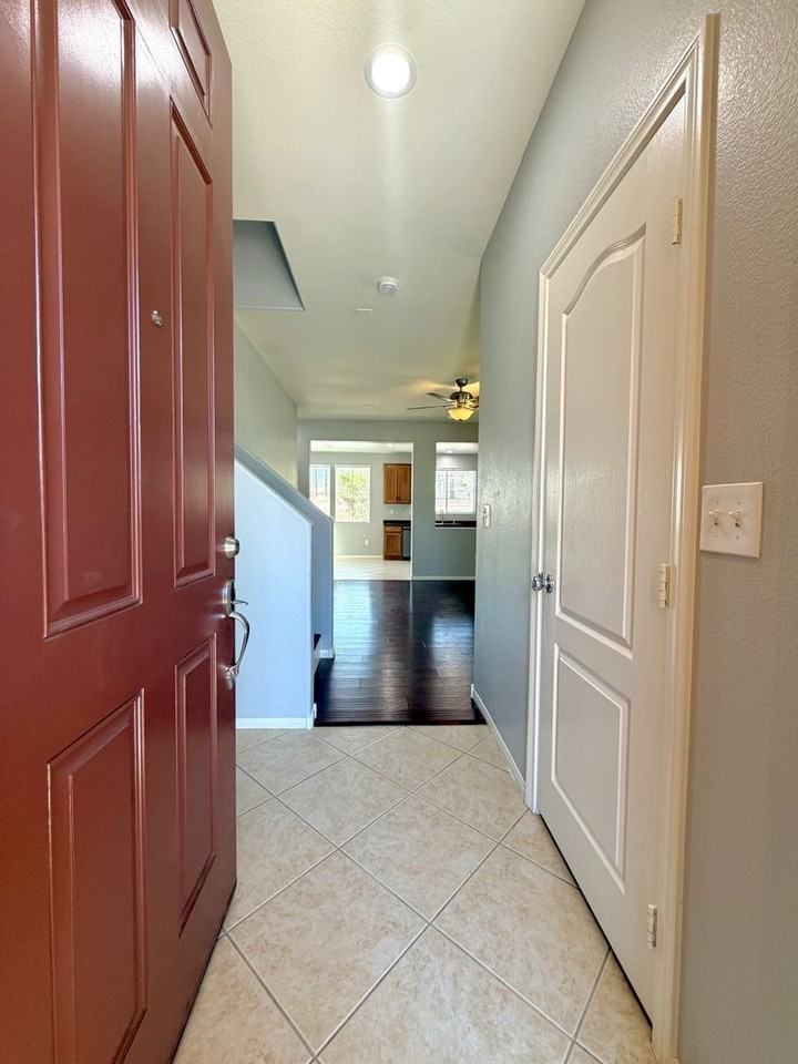 8672 Big Sagebrush Ave - Photo 3 of 39