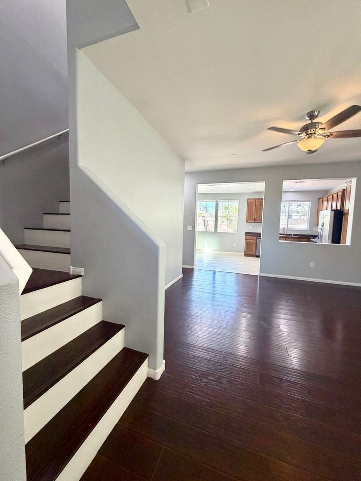 8672 Big Sagebrush Ave - Photo 7 of 39