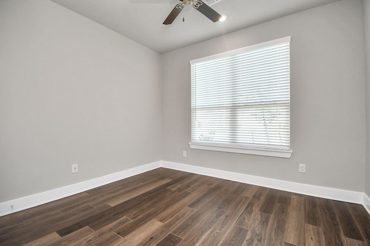 1222 Crescent Peak Ct - Photo 7 of 42