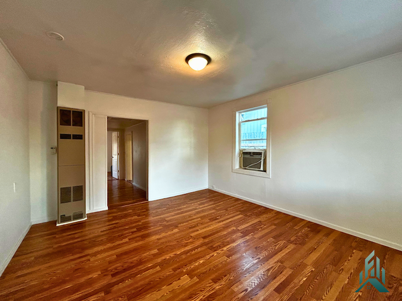 625 Geary St Se - Photo 2 of 12