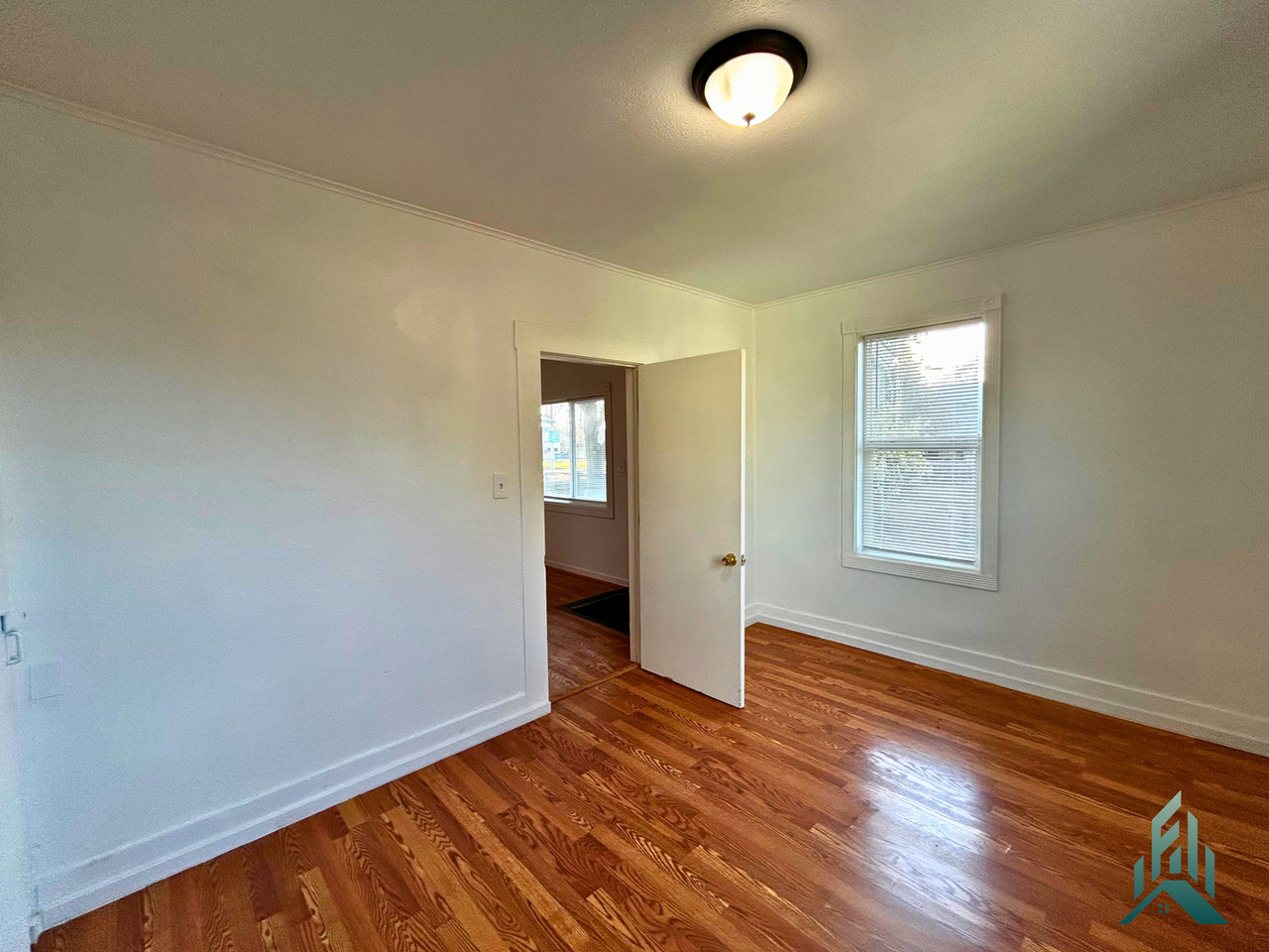 625 Geary St Se - Photo 7 of 12