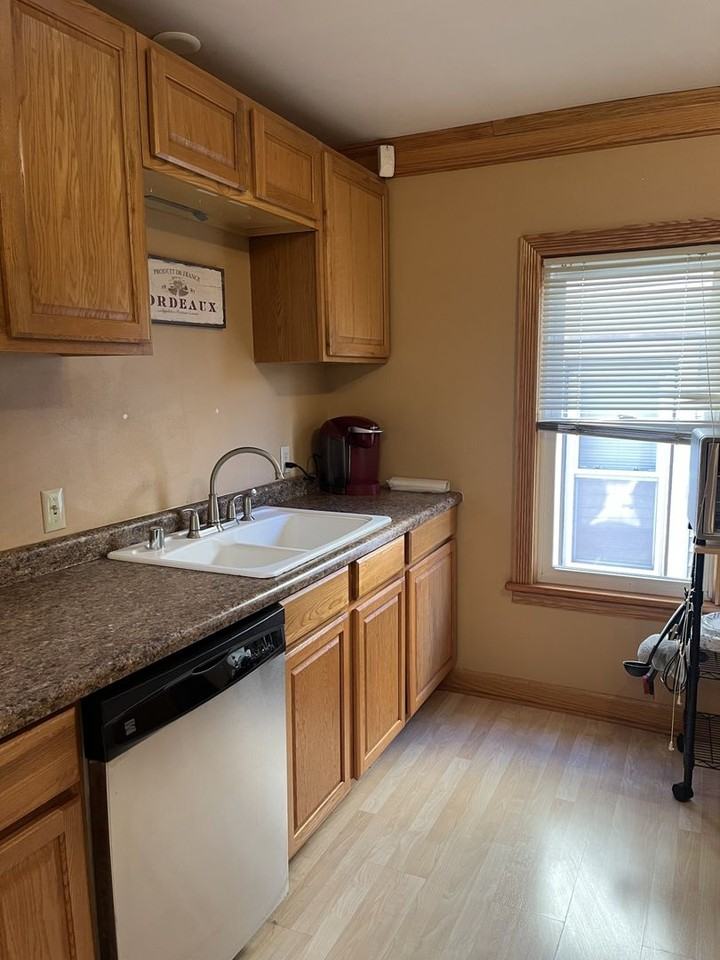 1809 N Humboldt Ave - Photo 4 of 7