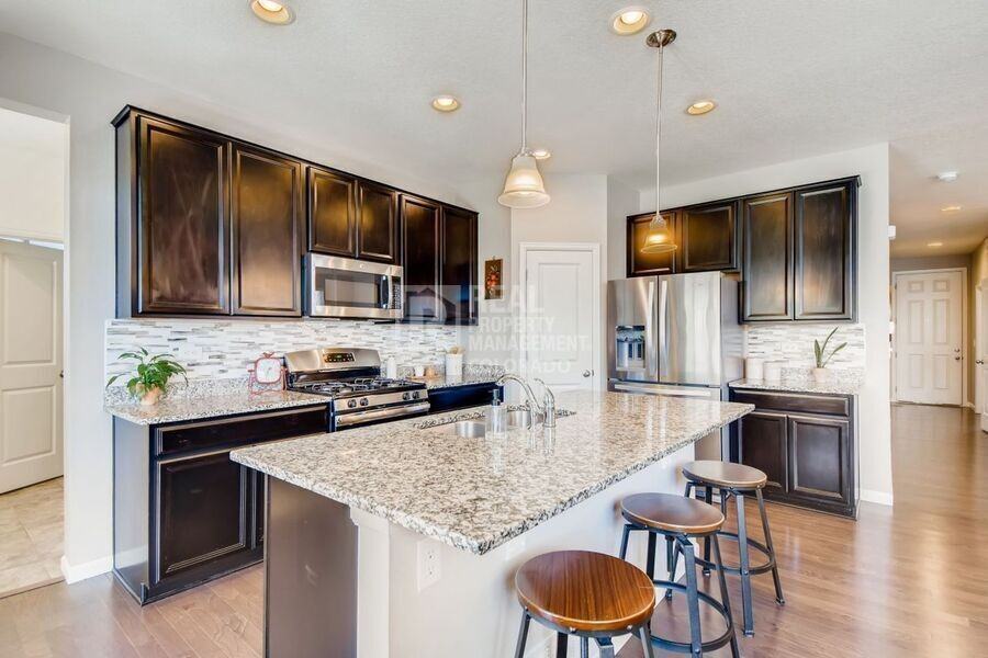 614 W 170th Pl - Photo 7 of 26