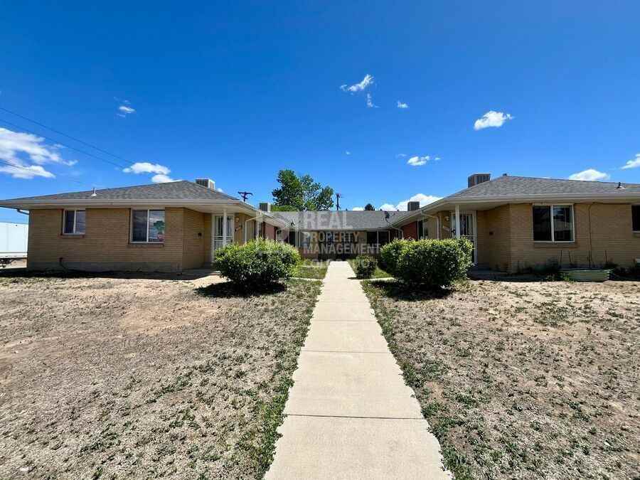 3698 N Glencoe St - Photo 2 of 9