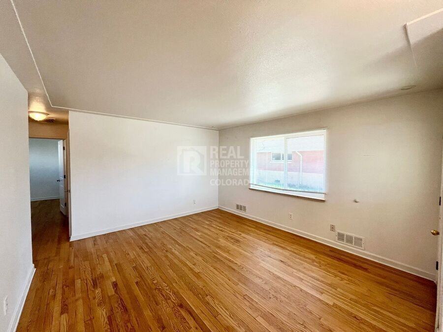 3698 N Glencoe St - Photo 4 of 9