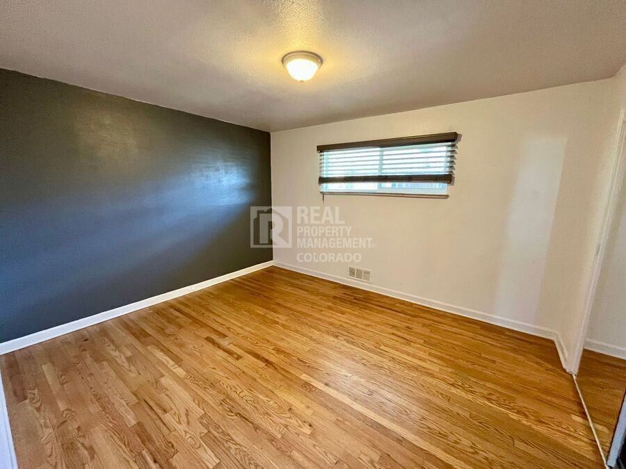 3698 N Glencoe St - Photo 7 of 9