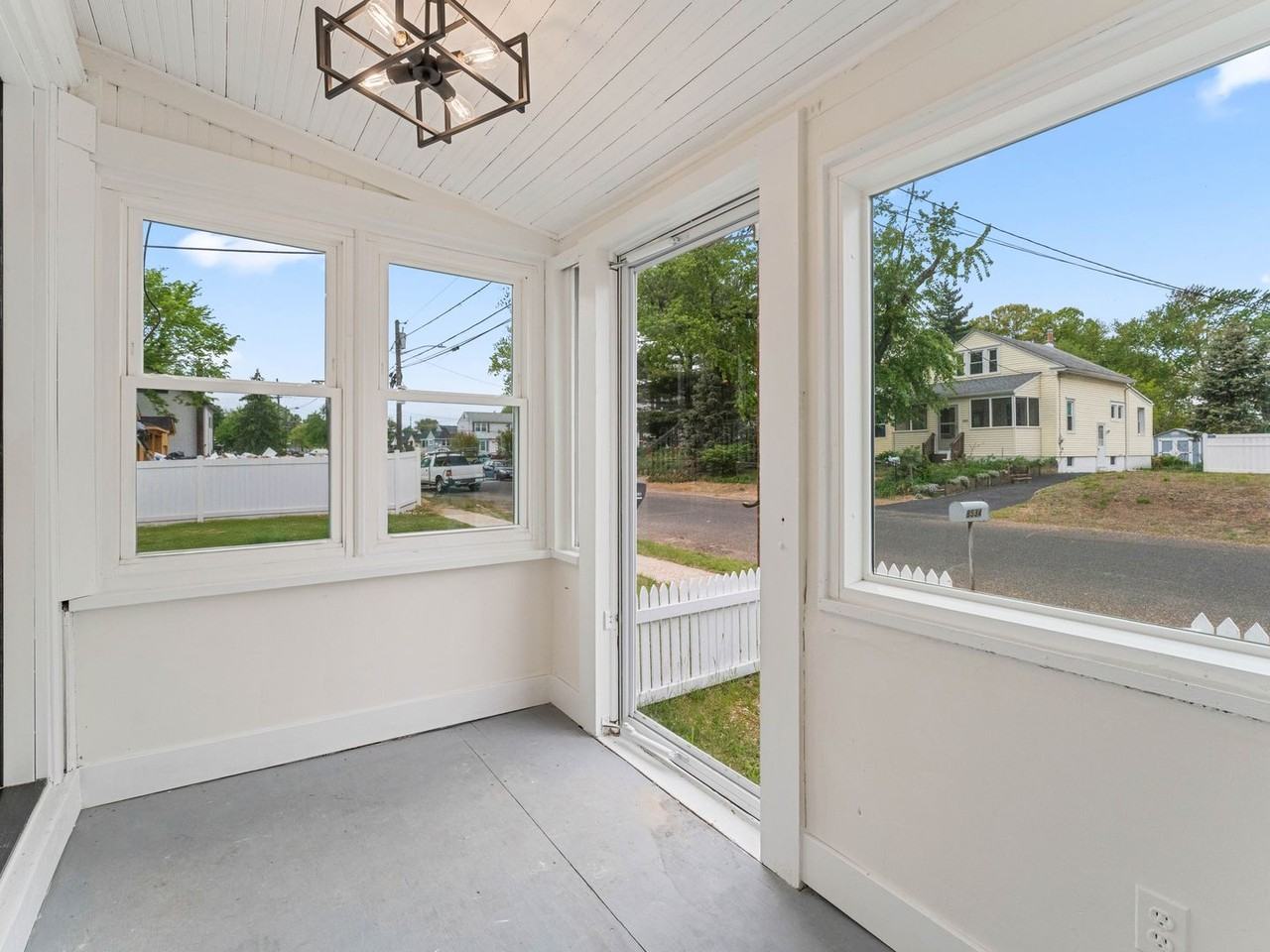 8534 Orchard Ave - Photo 3 of 26