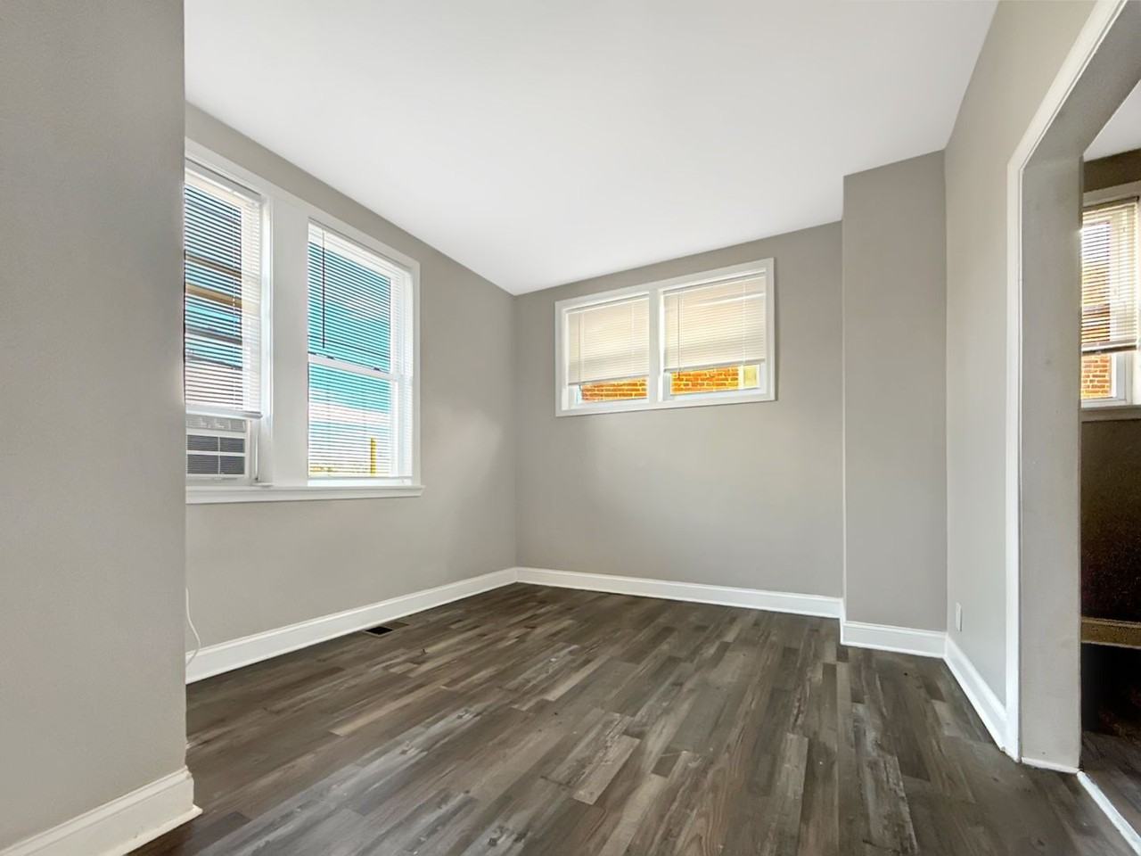 2525 W Cold Spring Ln - Photo 5 of 21