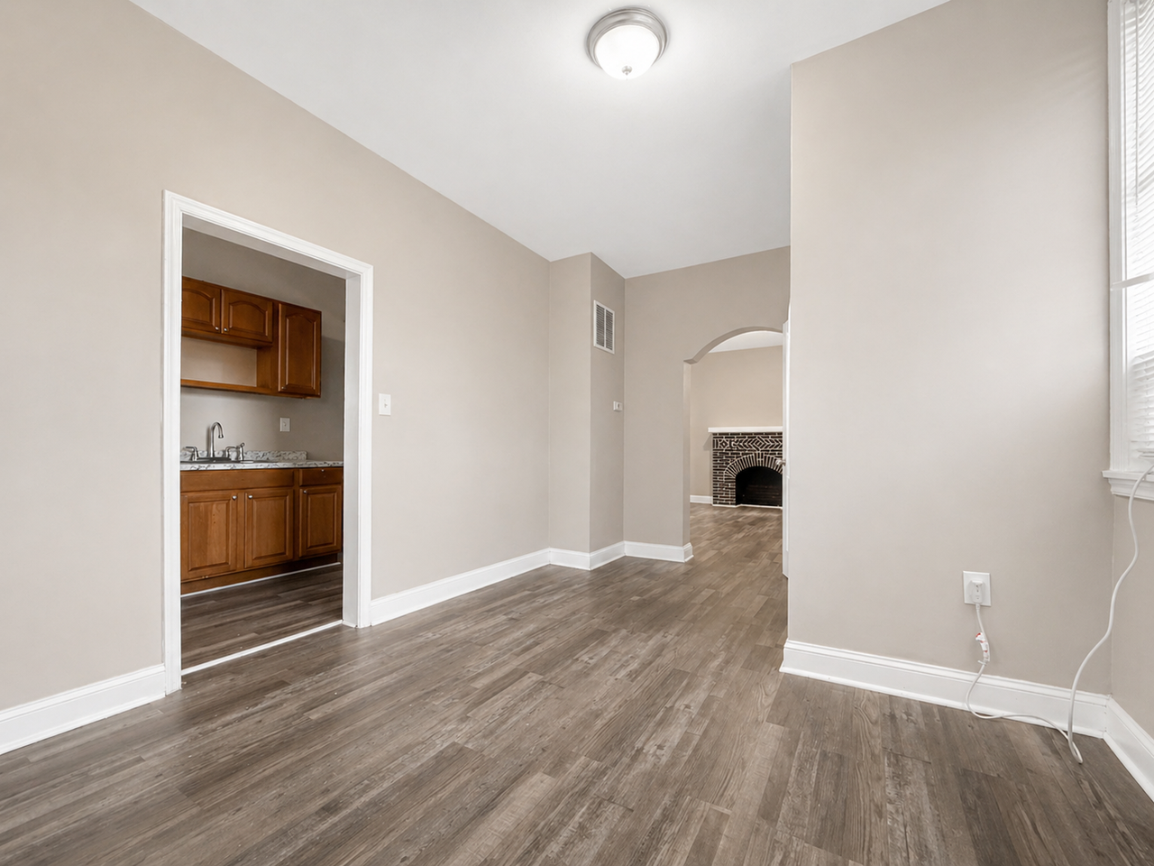 2525 W Cold Spring Ln - Photo 6 of 21