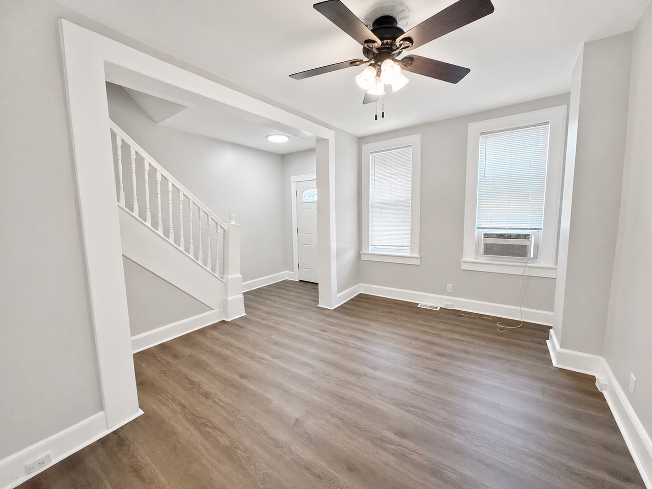 4908 Litchfield Ave - Photo 3 of 16