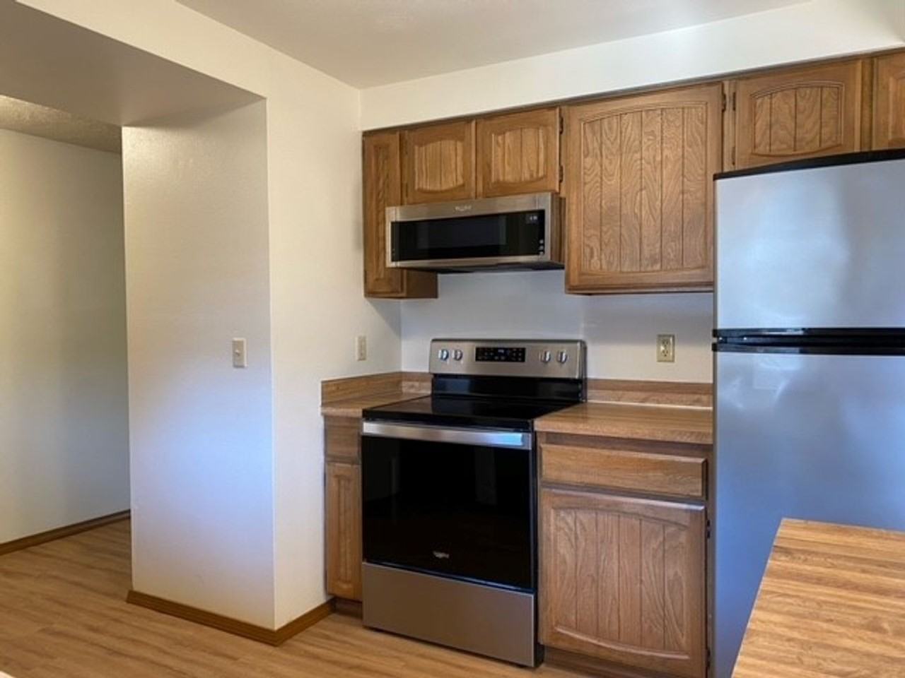 2377 Edgehill Ct S - Photo 6 of 14