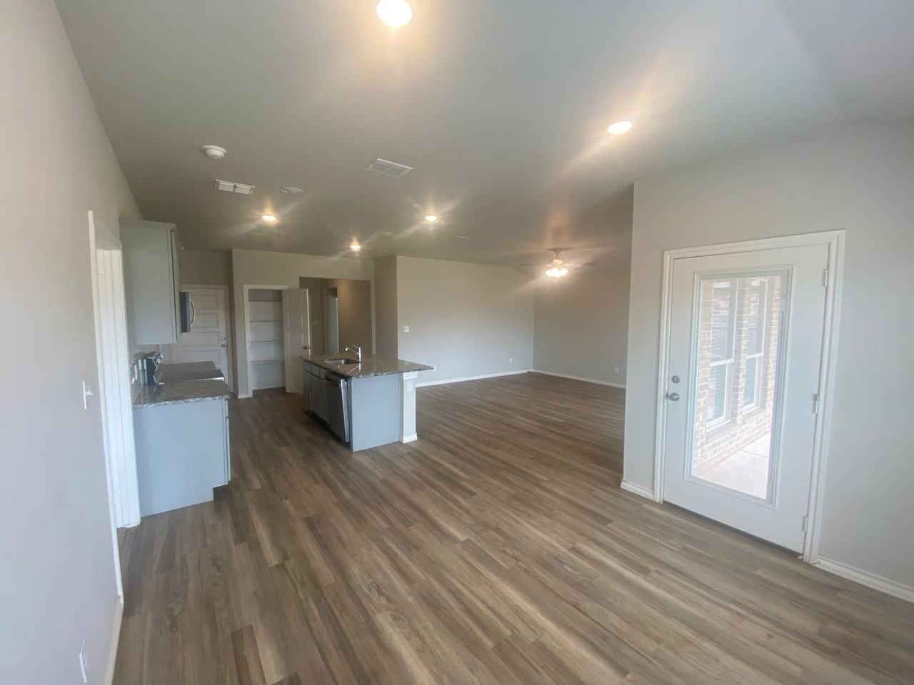 7216 24th St - Photo 2 of 16
