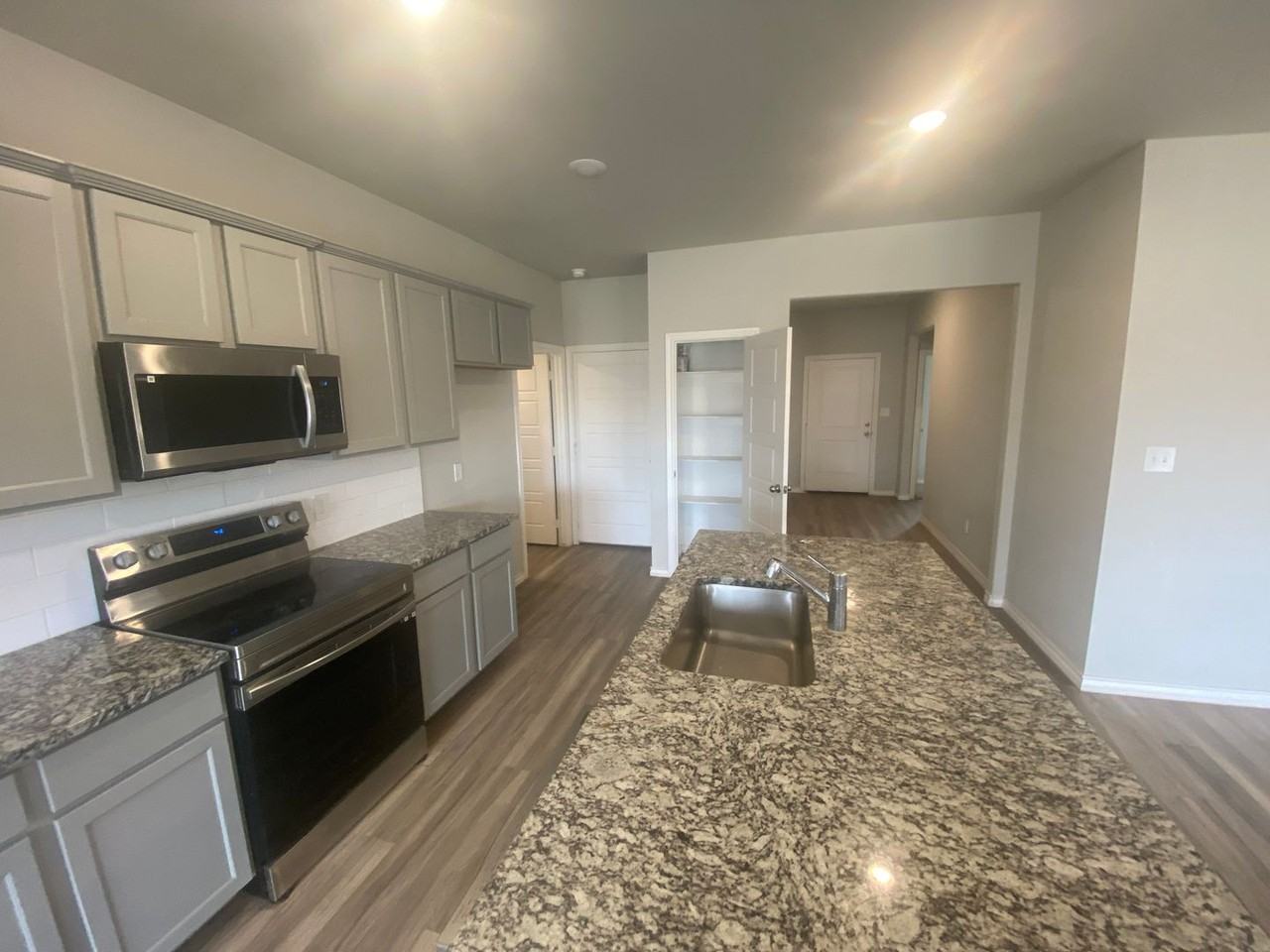 7216 24th St - Photo 5 of 16