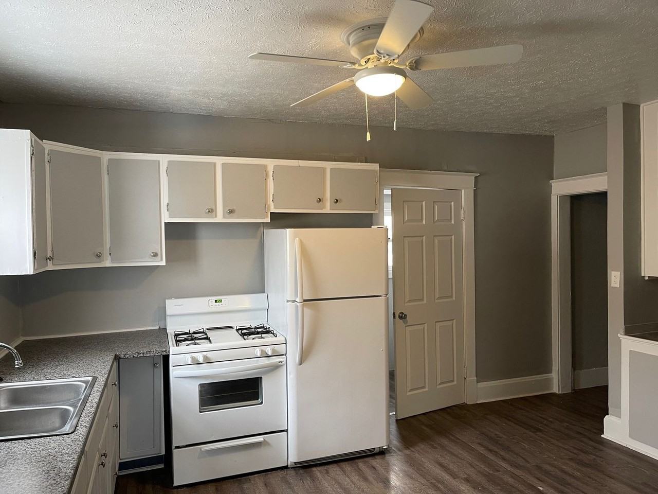 147 6th St - Photo 3 of 8