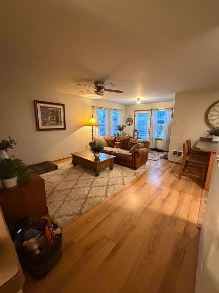 2473 Mcneil St - Photo 2 of 25