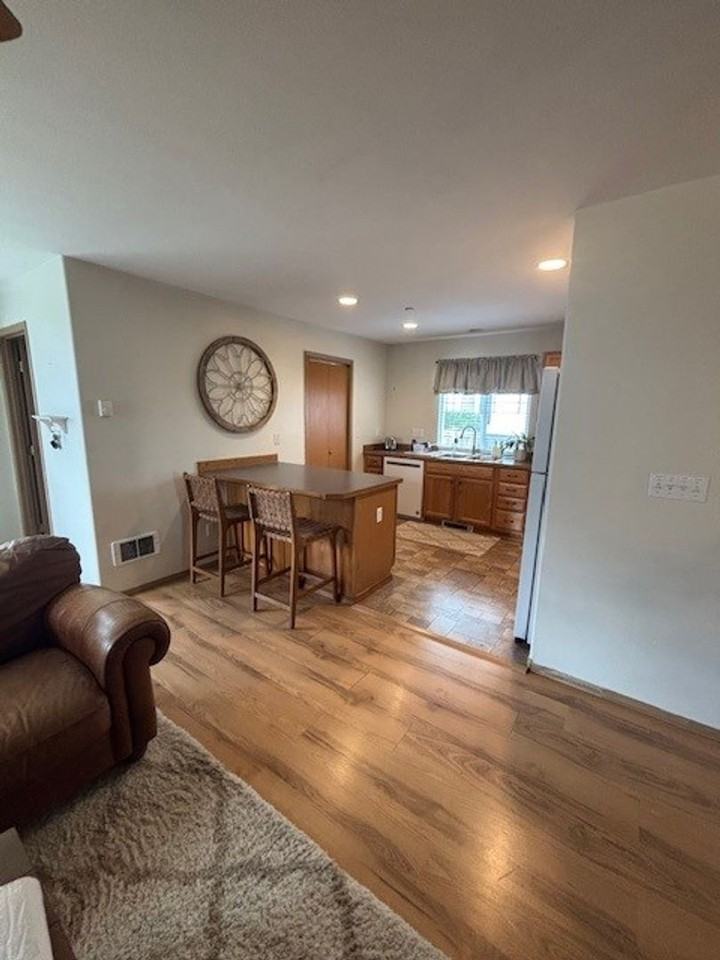 2473 Mcneil St - Photo 6 of 25