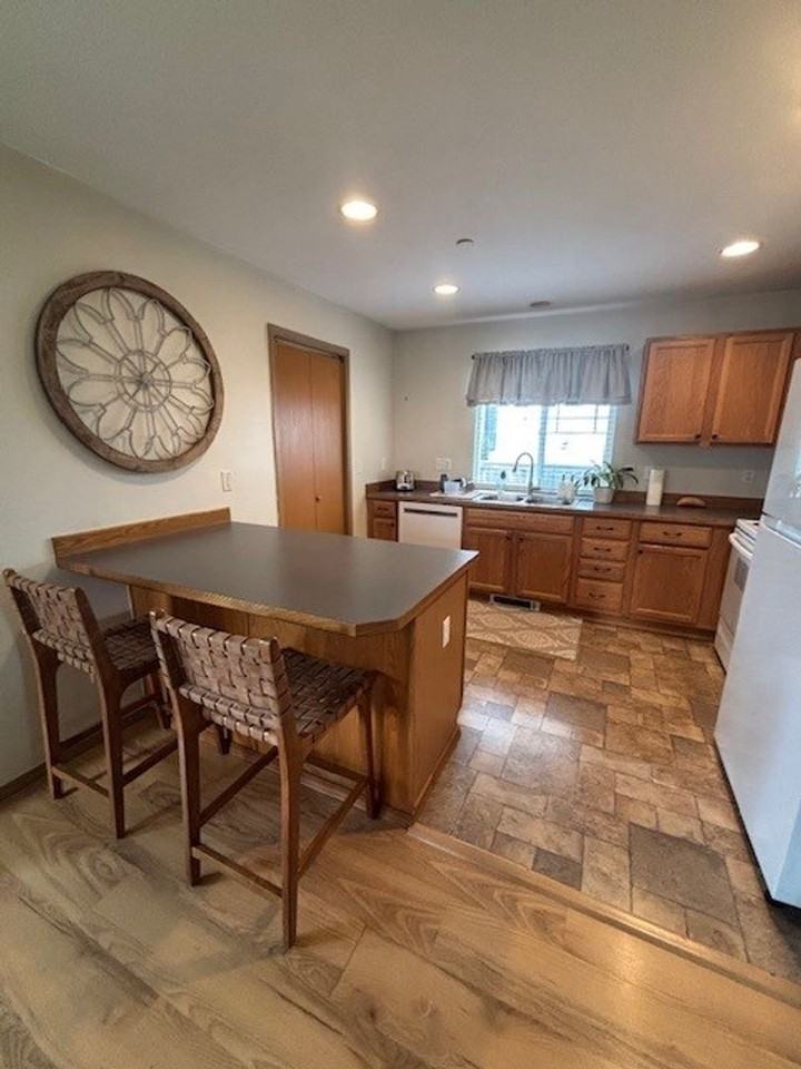 2473 Mcneil St - Photo 7 of 25