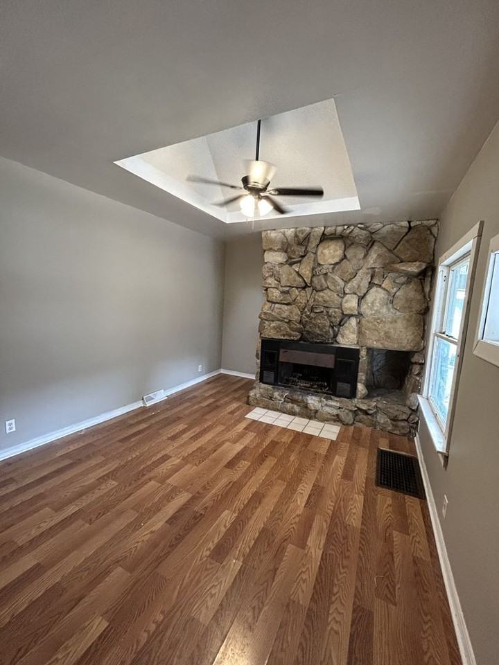 20 4th Street Cir - Photo 2 of 9