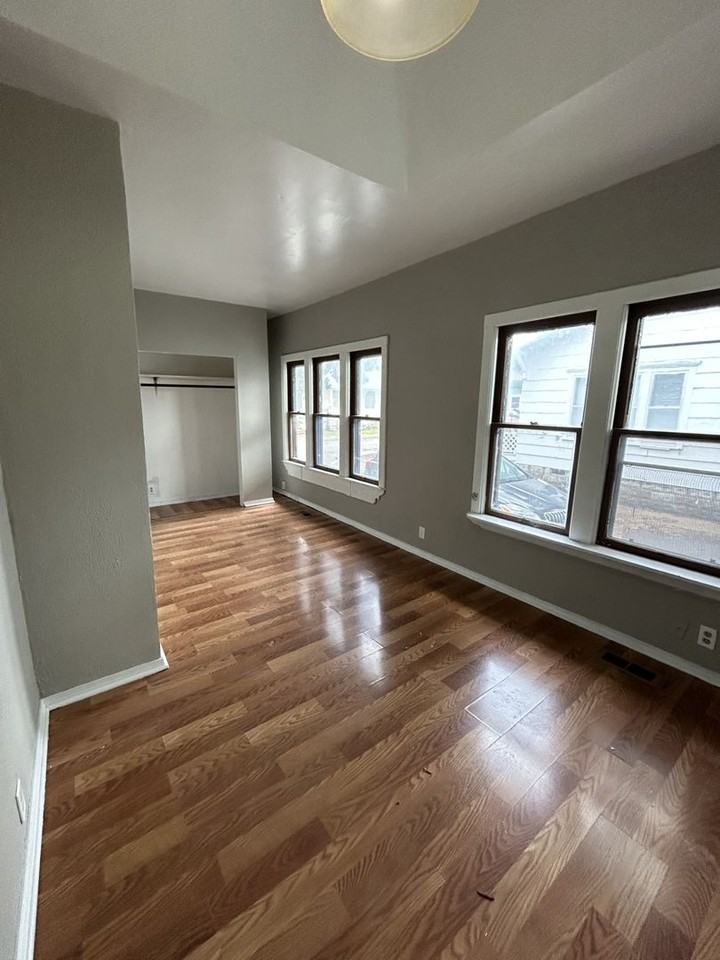 20 4th Street Cir - Photo 4 of 9