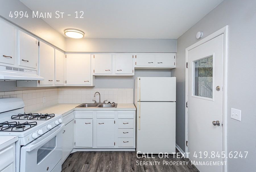 4994 Main St #12 - Photo 4 of 9