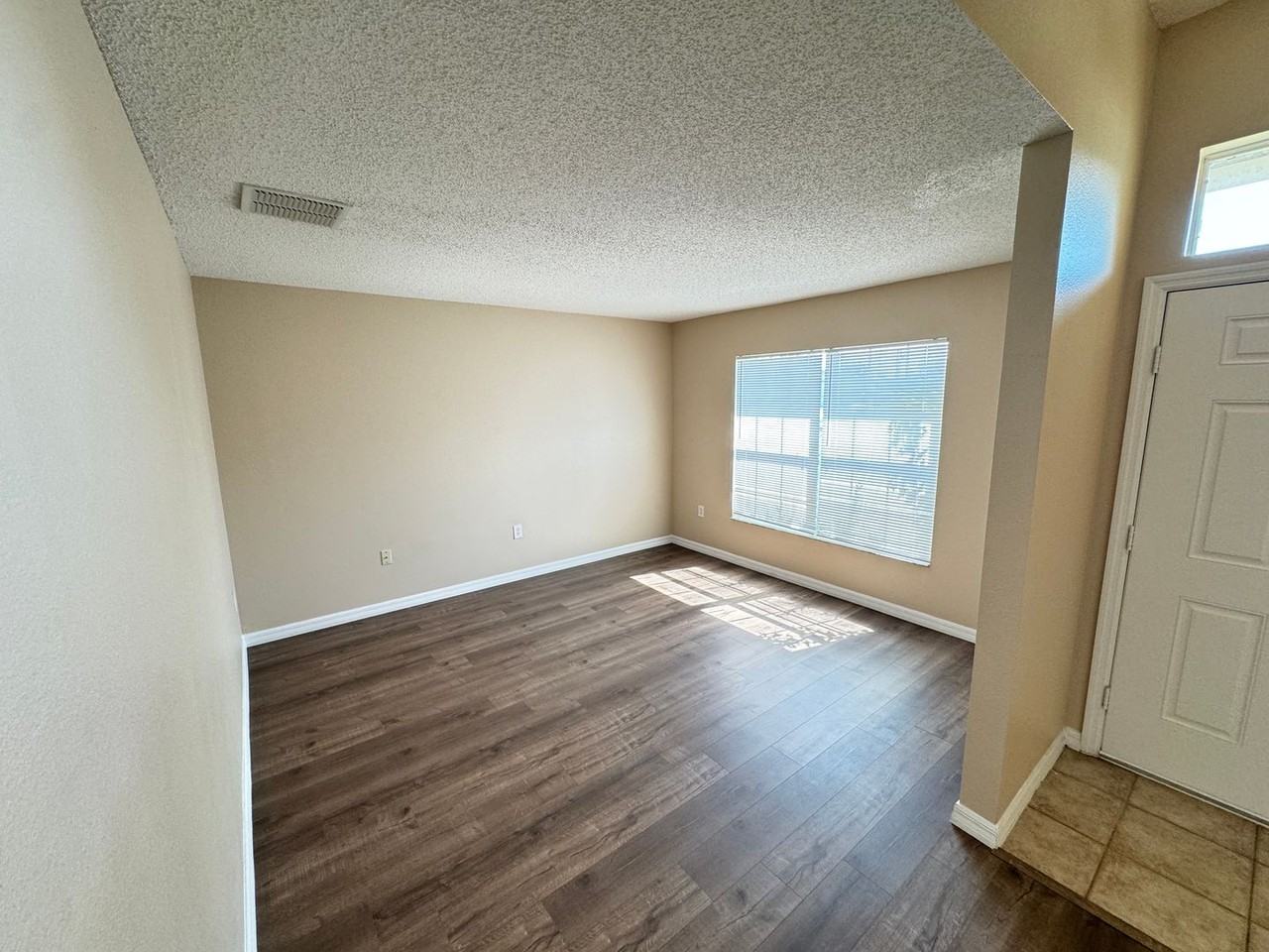 321 Drum Ln - Photo 5 of 43