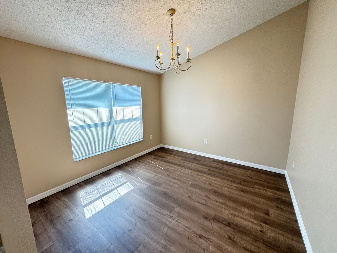 321 Drum Ln - Photo 5 of 41