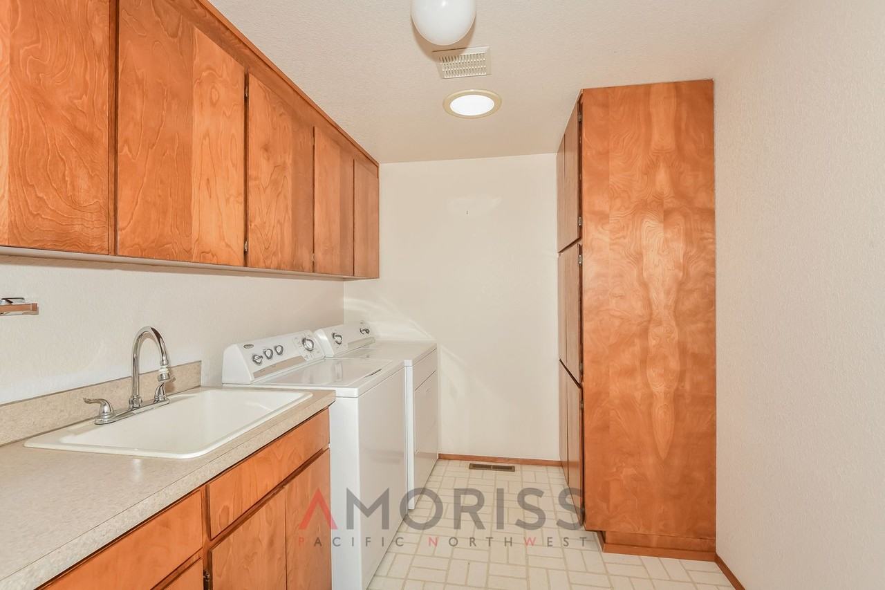 5040 Oakmont Pl Se - Photo 4 of 13