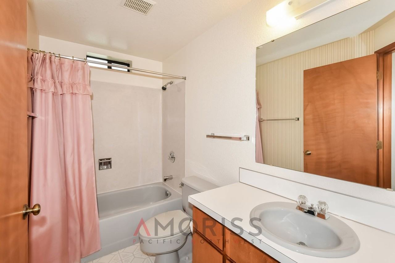5040 Oakmont Pl Se - Photo 6 of 13