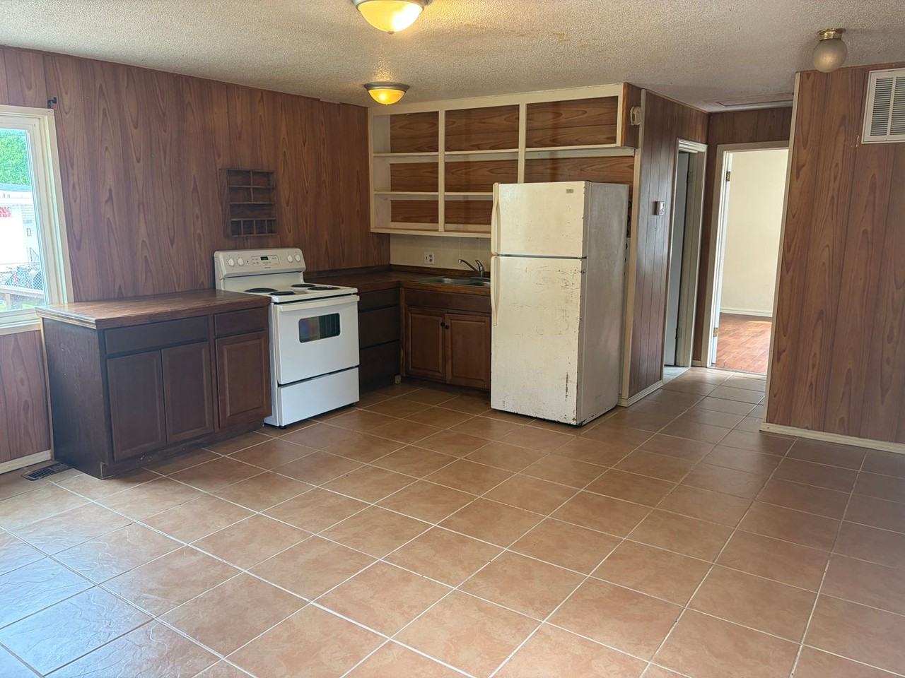 5220 Elm St - Photo 4 of 13