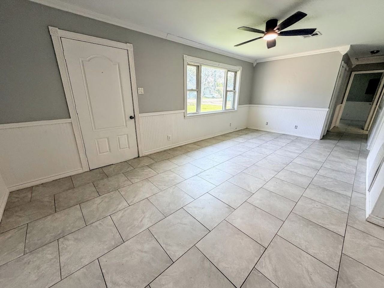 801 Sundale Dr - Photo 3 of 15