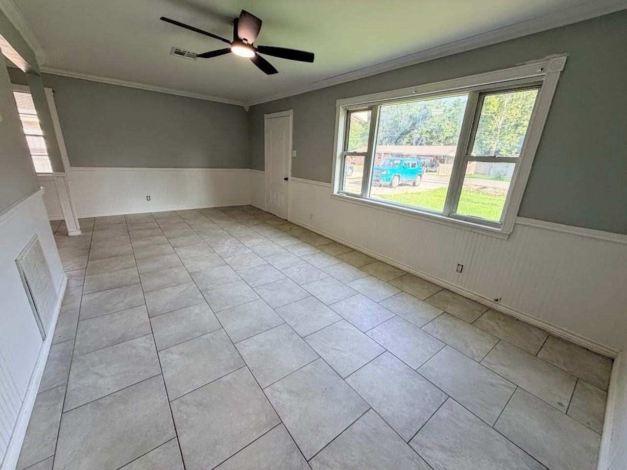 801 Sundale Dr - Photo 4 of 15
